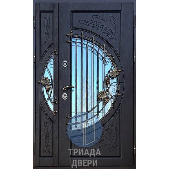 трехконтурная дверь с боковой створкой в дом