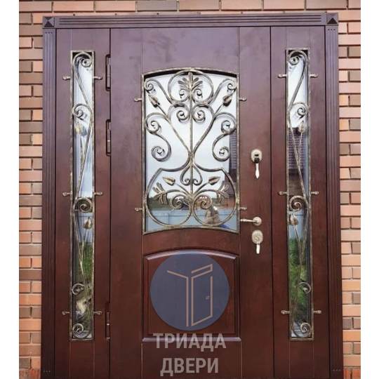 парадная металлическая дверь с коваными элементами и тройным стеклопакетом - фото 1