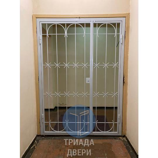 тамбурная решетчатая дверь с нитроэмалью