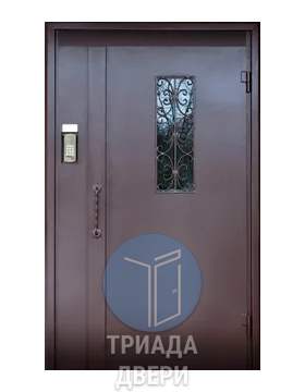 двустворчатая парадная дверь в подъезд