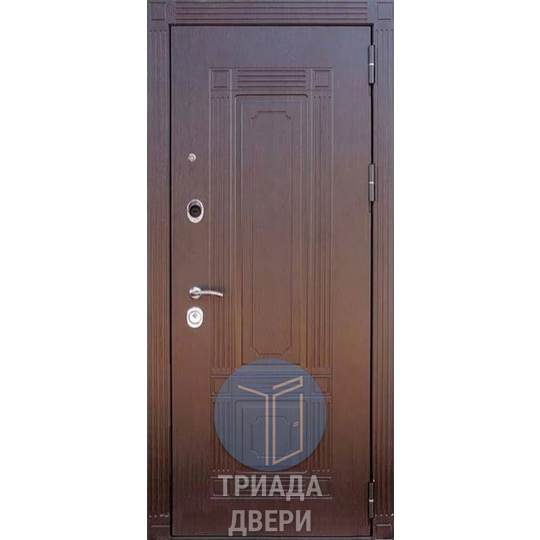 недорогая одностворчатая дверь с зеркалом и мдф отделкой