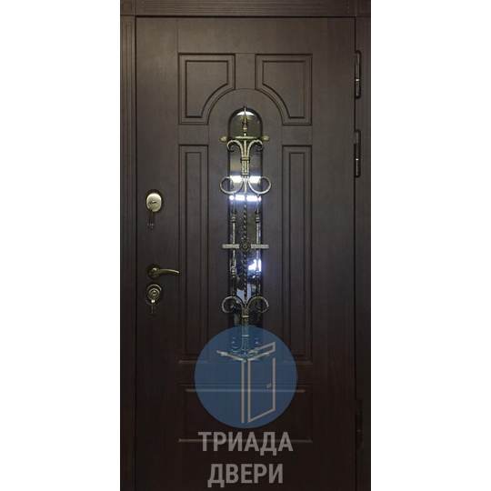 трехконтурная металлическая дверь в дом